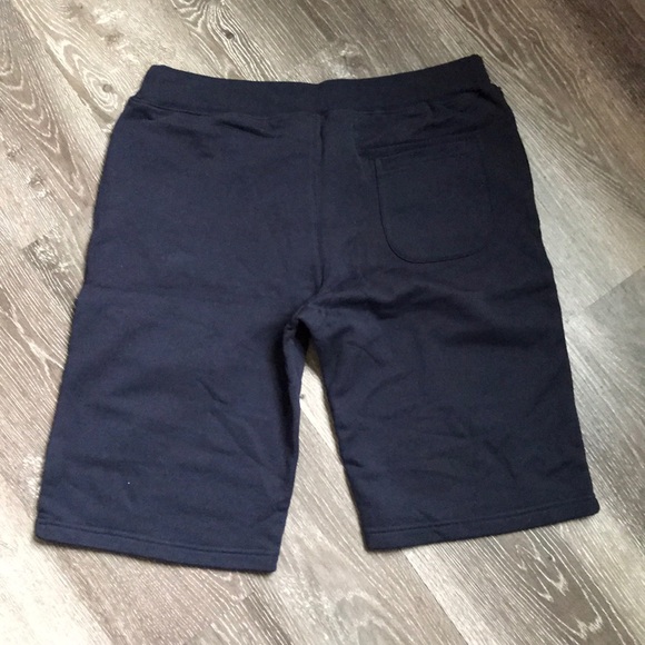 Etiquette - Picture 7 of 14